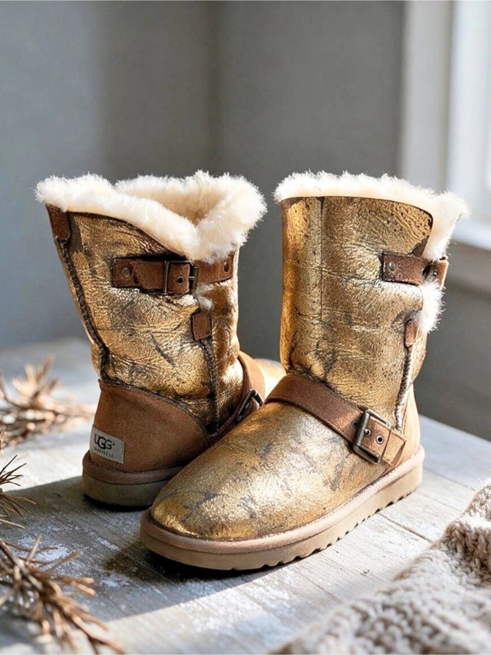 RARE UGG Australia Gold Crackle Metallic Leather Kensington Buckle Boots Size 8